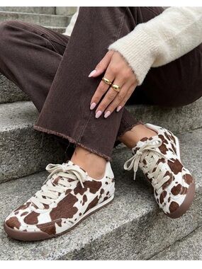 Women's Cow-Print Low-Top Lace-Up Sneakers in Brown and White Cushionaire
